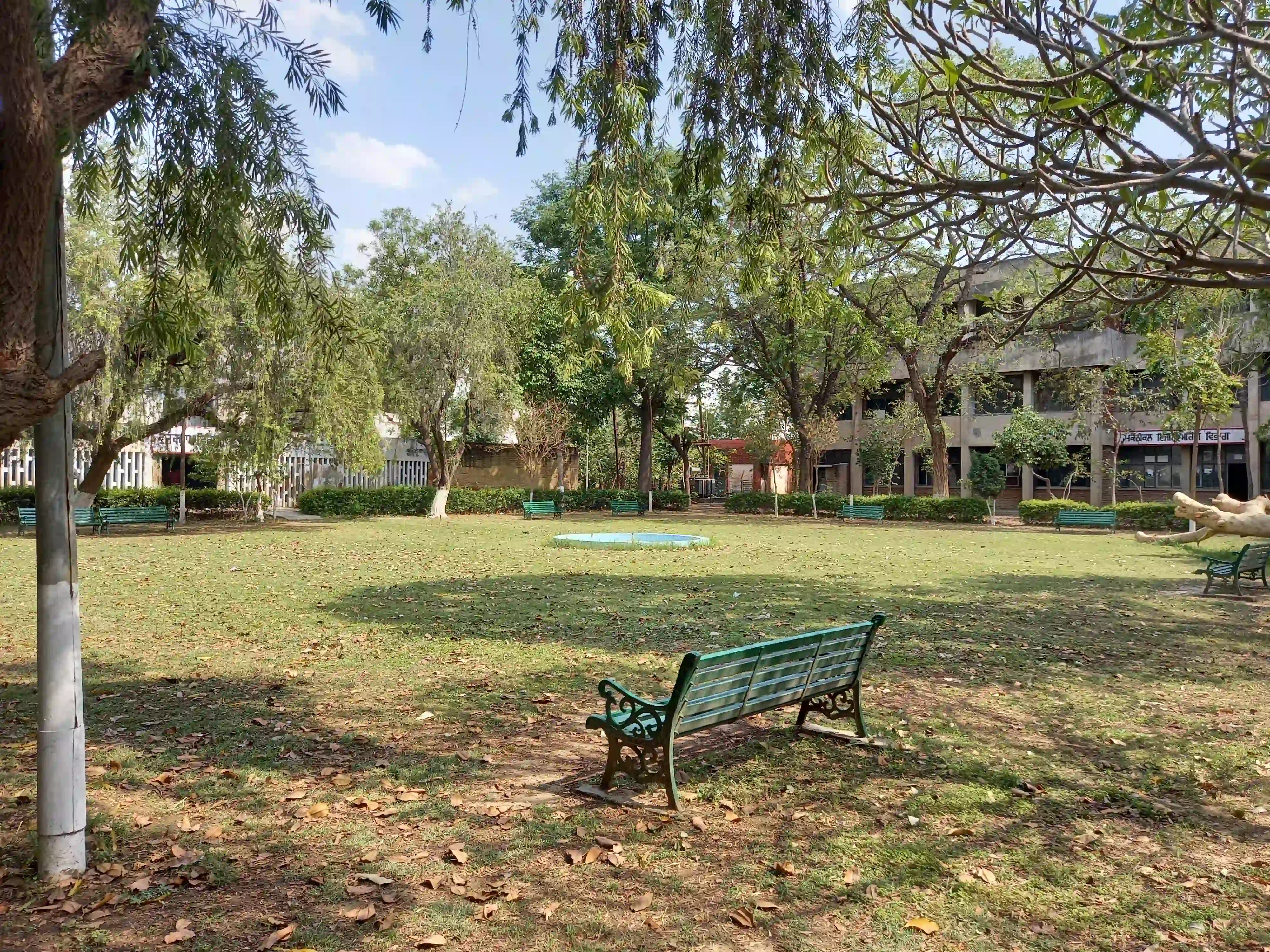 Campus-img